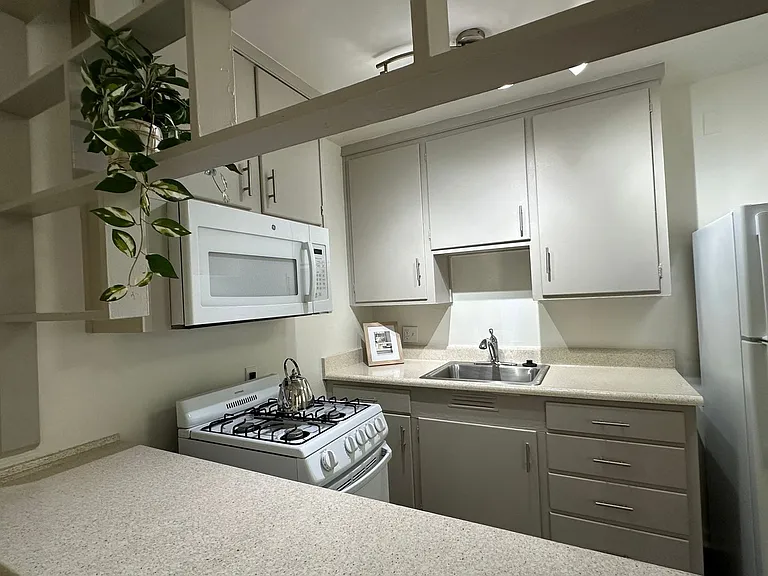 Live Where Downtown Meets Midtown at 1808 N Street — Photo 43