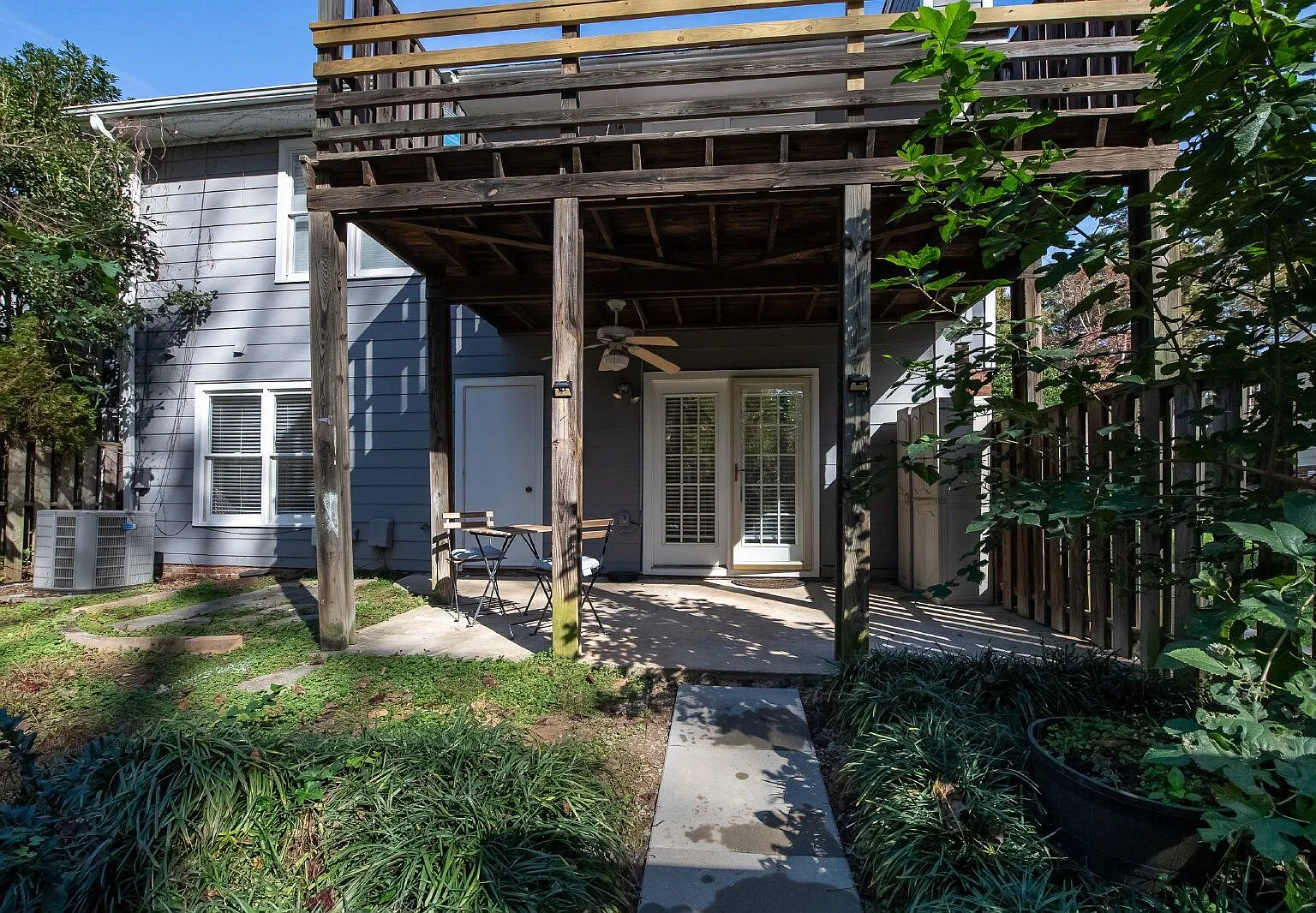 1 bed, 1.0 bath, 1245 sqft, $1,495 — Photo 4