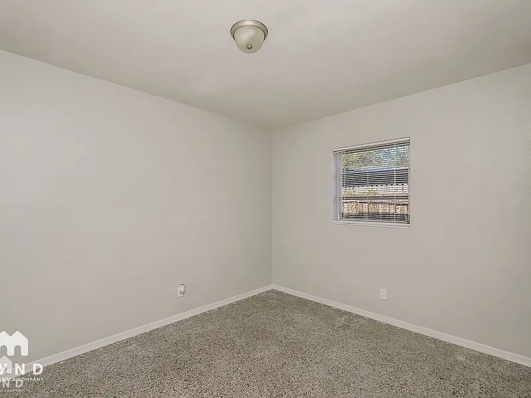 1505 E Genesee St — Photo 9