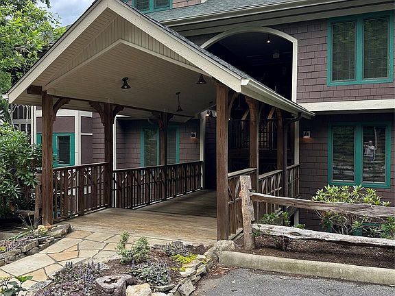 2nd image of 222 Creekside Way