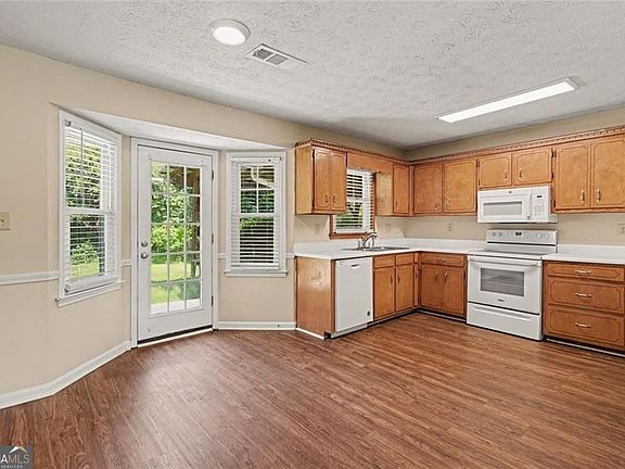4th image of 2835 Shane Dr