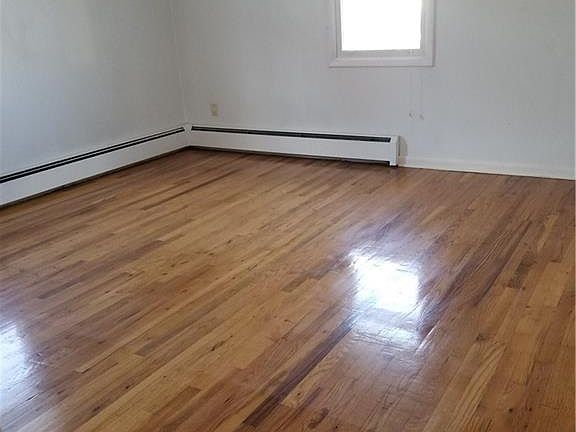 5th image of 12 Berges Ave #2
