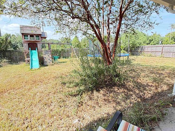 4th image of 14242 Cedar Pointe Ave