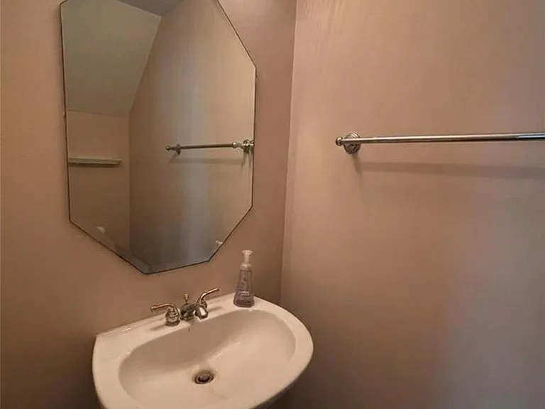 5547 Cranston Ct — Photo 16