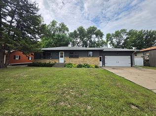 2220 12th Ave SE, Aberdeen City, SD 57401