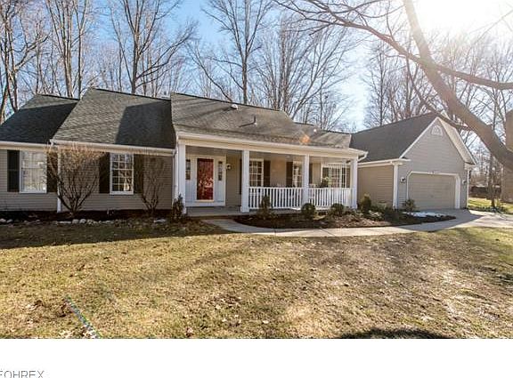2nd image of 32165 Hickory Ln