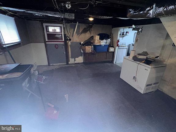 4th image of 5530 Selma Ave