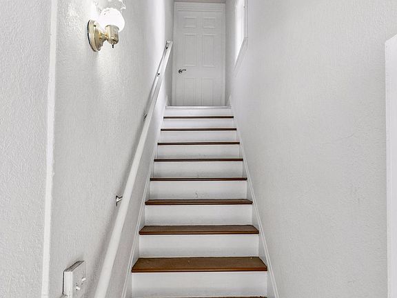 4th image of 1165 Minnehaha Ave E