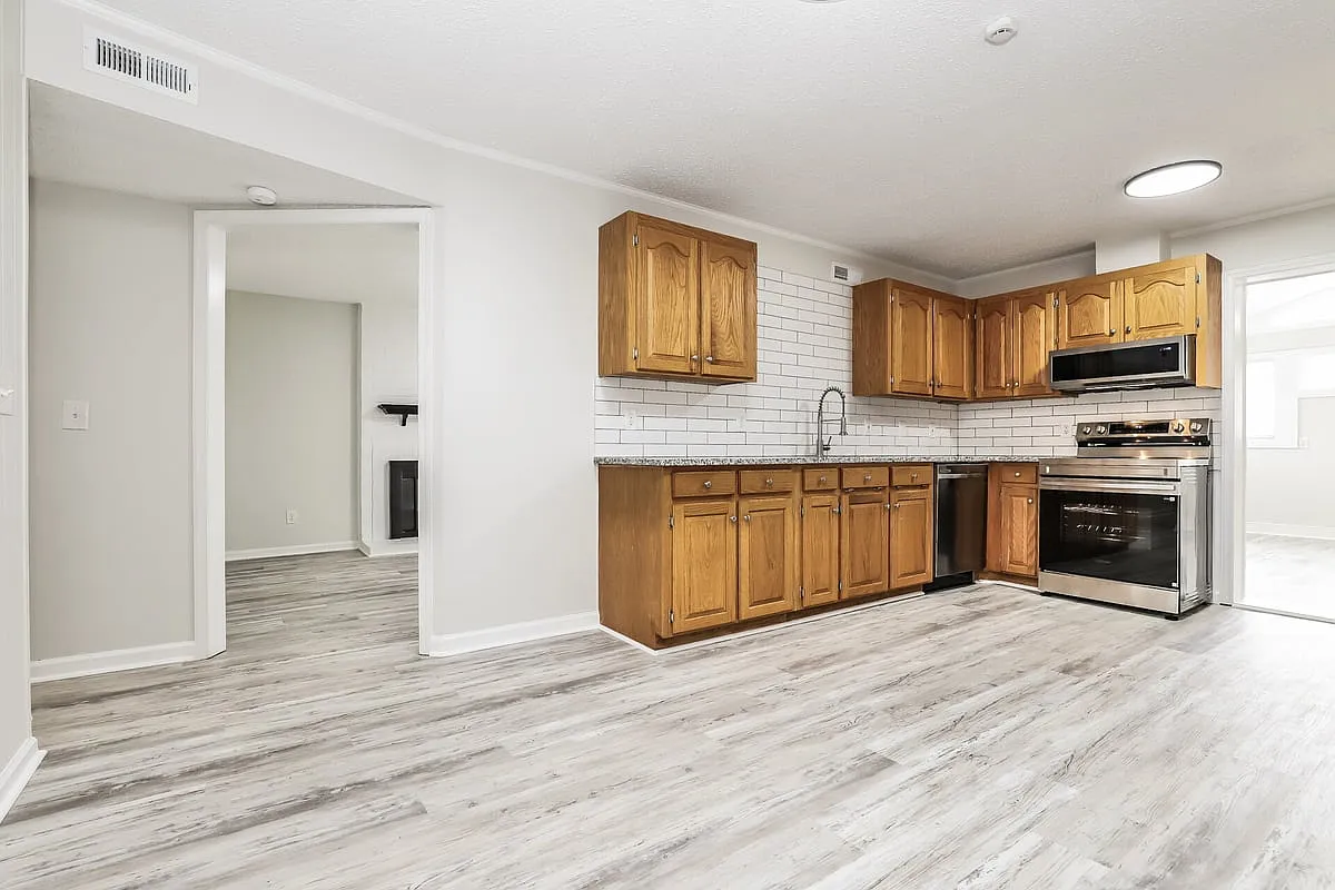 5401 Bayberry Ln — Photo 2