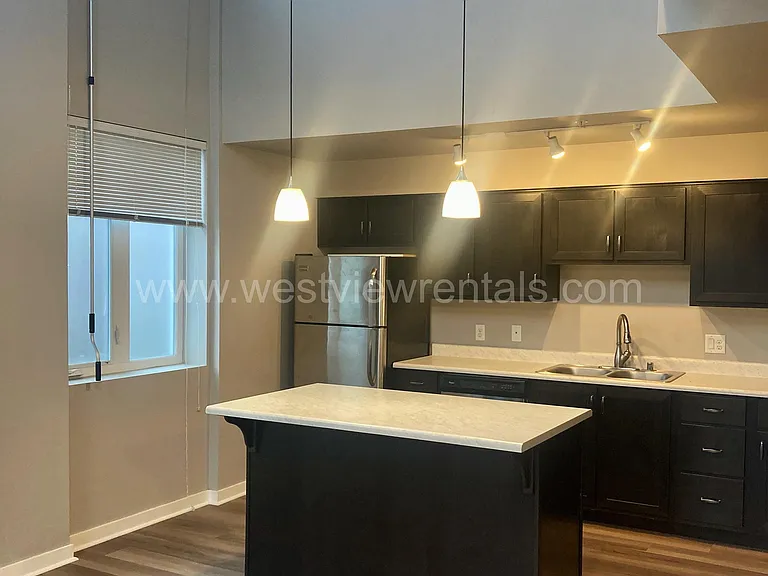 203 E Laurel St — Photo 229