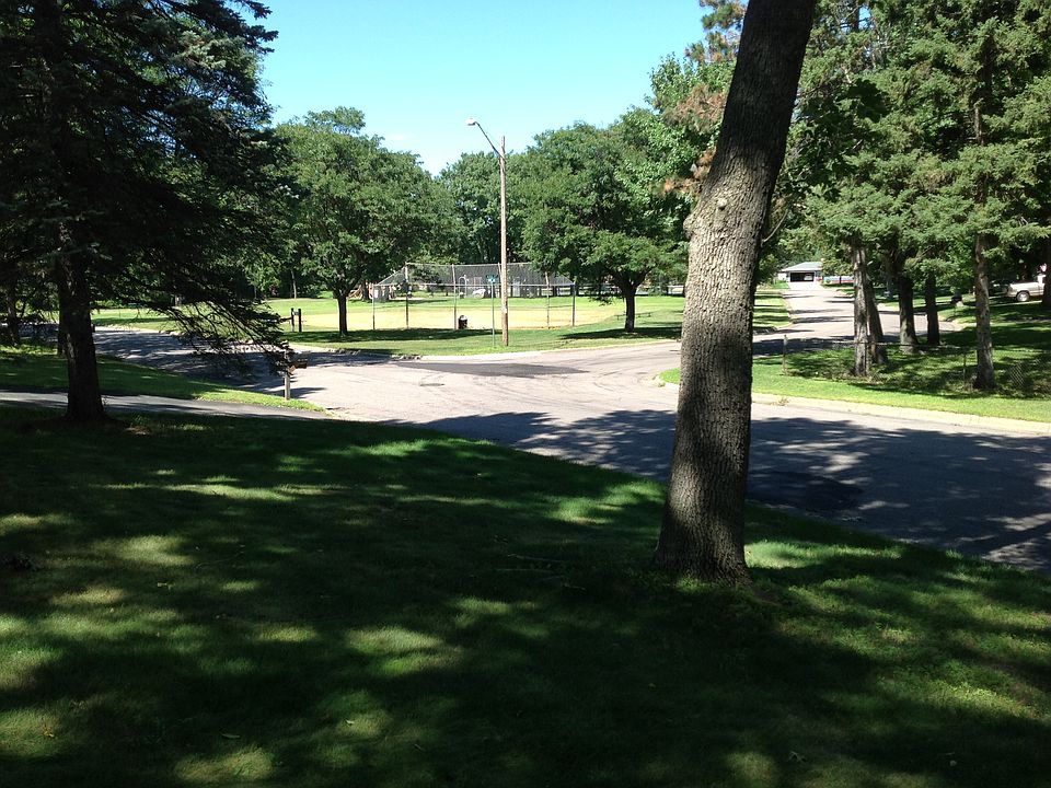 2nd image of 30 104th Ave NW