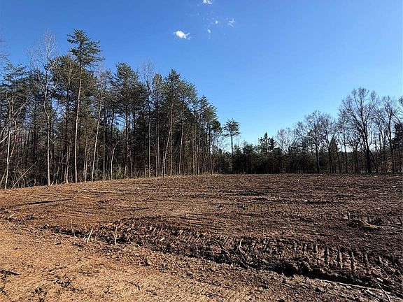 5th image of 635 Park Wood Rd