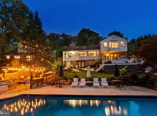 8121 Briar Creek Dr, Annandale, VA 22003