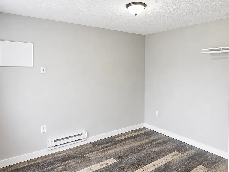 Lake Ripley Apartments — Photo 8