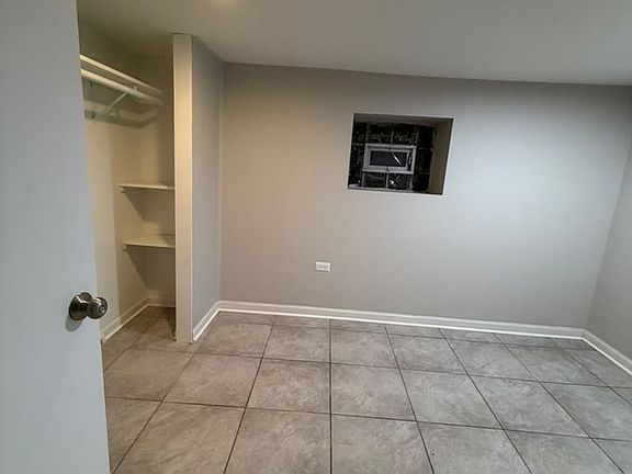5th image of 831 N Keystone Ave #1