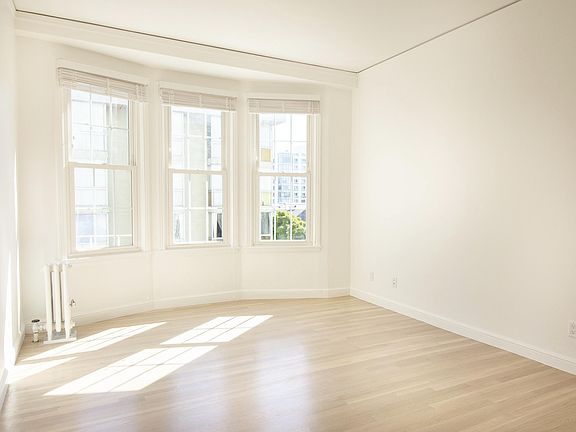 5th image of 1635 Gough St APT 202