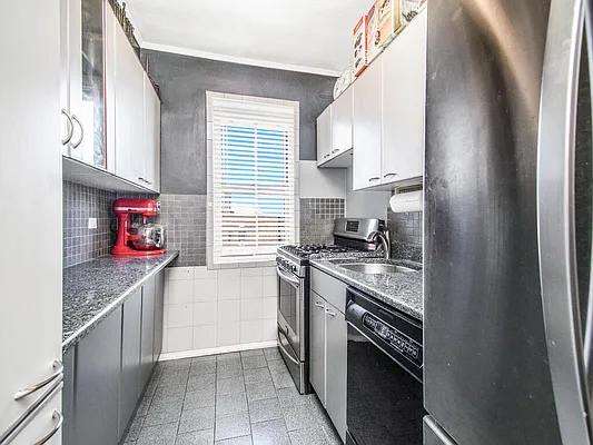 Sold by REMAX Distinguished Homes | media 28