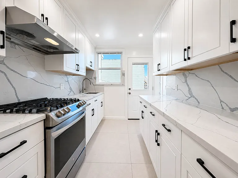 3411 Irving St #3411 — Photo 12