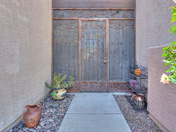 3rd image of 324 E Calle Garbillo