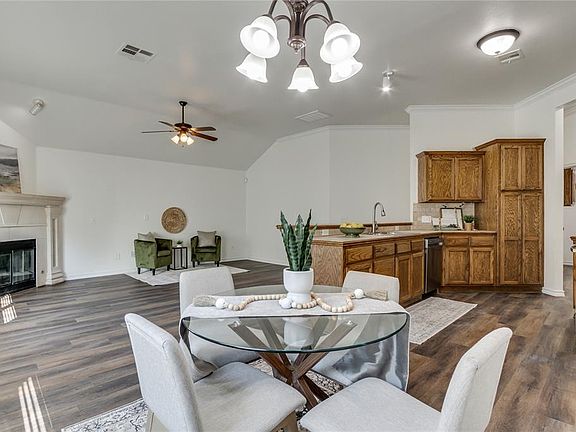 2nd image of 2176 Melody Dr
