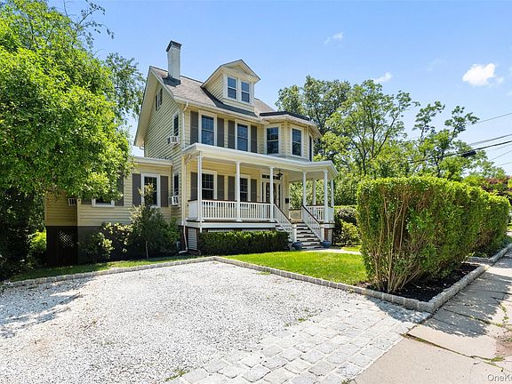 2nd image of 221 Piermont Avenue