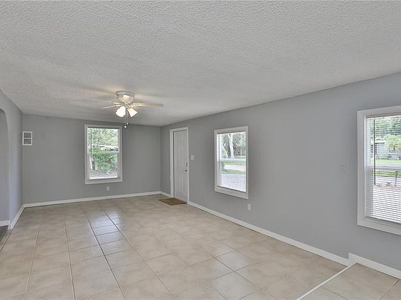 4th image of 4785 31st St N
