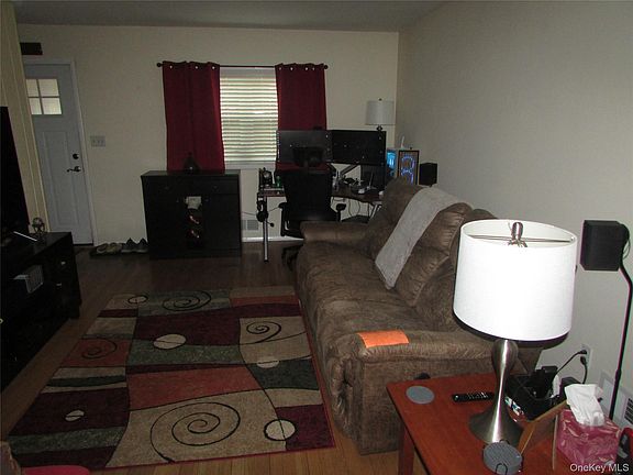 3rd image of 90 Paggi Terrace