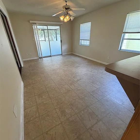 517 London Rd — Photo 5