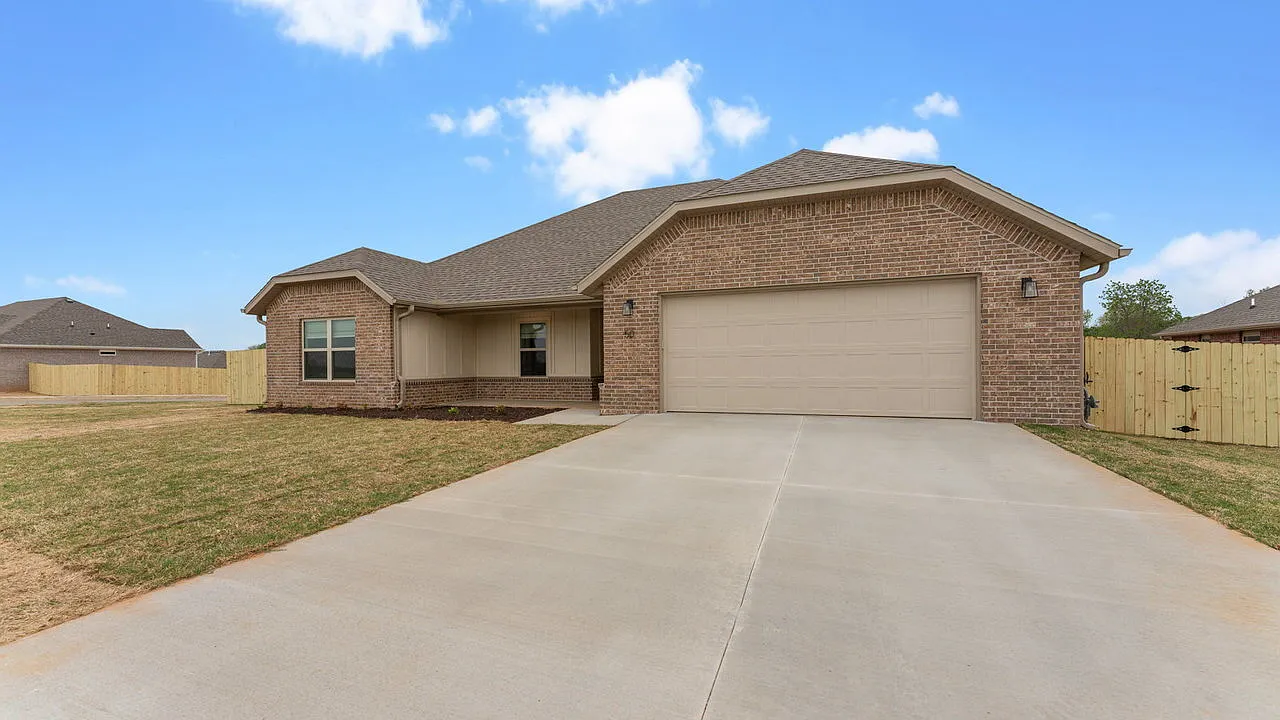 3 bed, 2.0 bath, 1737 sqft, $1,945 — Photo 2