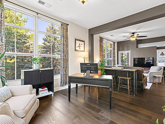 2nd image of 3 Greenwich Dr APT 82