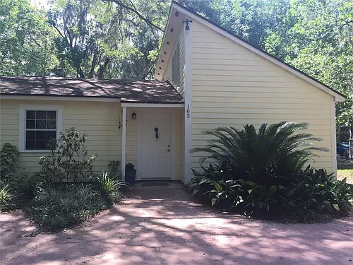 102 NW 24th St Photo 1