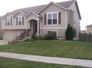 307 Wyndham Dr, Lansing, KS 66043