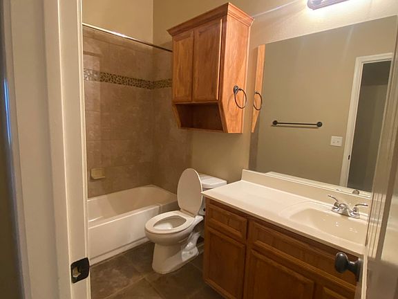 5th image of 4621 Brutus Ln #A