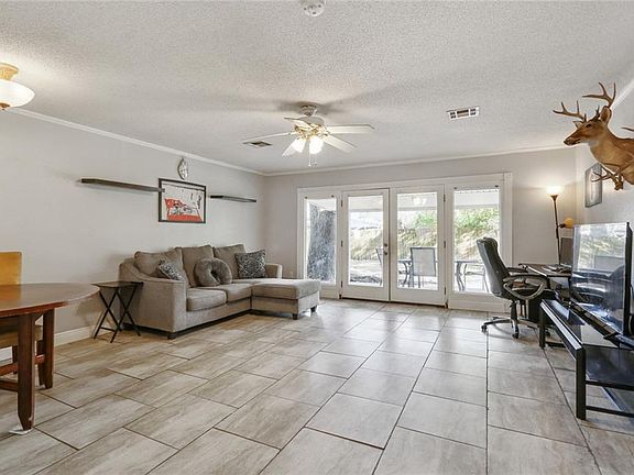 3rd image of 5110 Macarthur Blvd