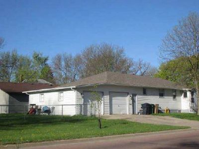 702 1st Ave NE, Watertown, SD, 57201