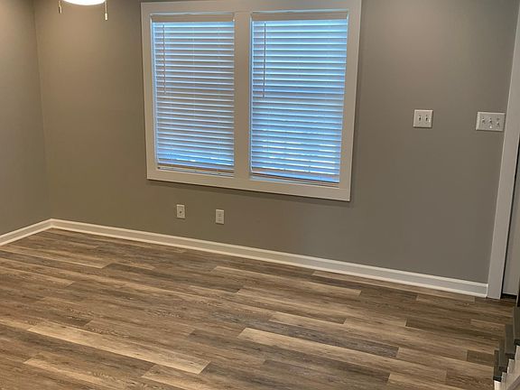 3rd image of 308 E Bogue Blvd