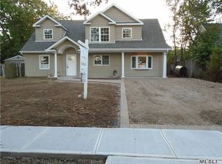 84 Ranch Ln, Levittown, NY 11756