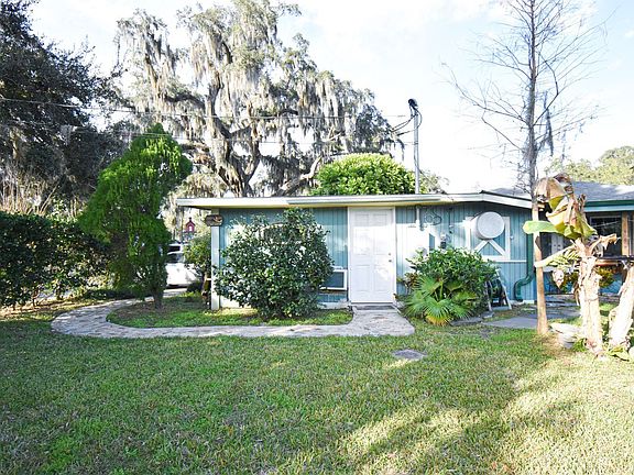 3rd image of 656 Lake Charm Dr Unit A