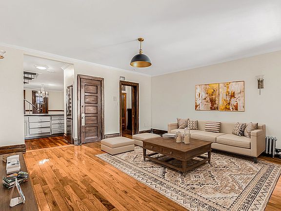 5th image of 232 W 137th St