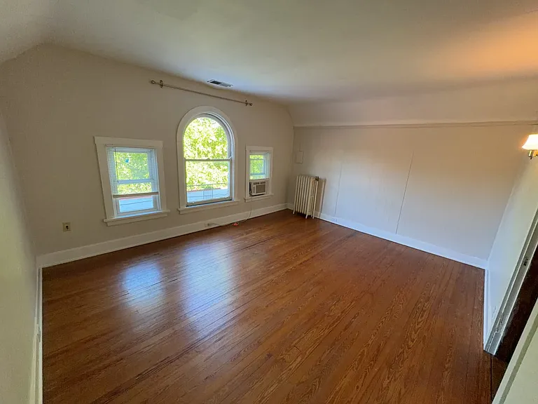 2581 Madison Rd #3 — Photo 3