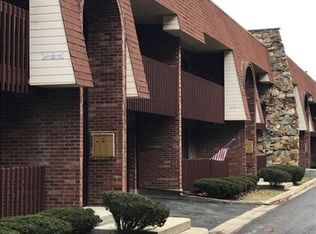 6317 Clarendon Hills Rd APT 3, Willowbrook, IL 60527