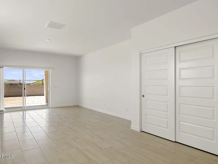 24050 W Flores Dr — Photo 3