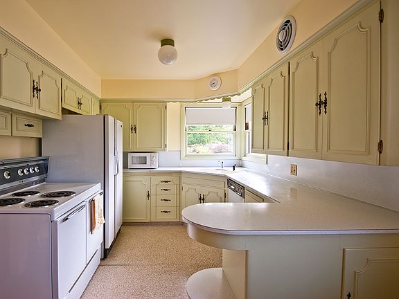 Bright kitchen