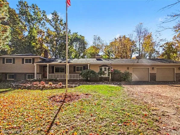 3747 Ray Rd, Oxford, MI 48370