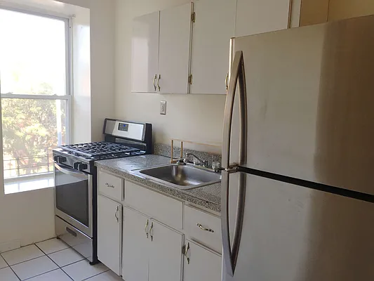 Rented by Elite NY Holdings | media 25