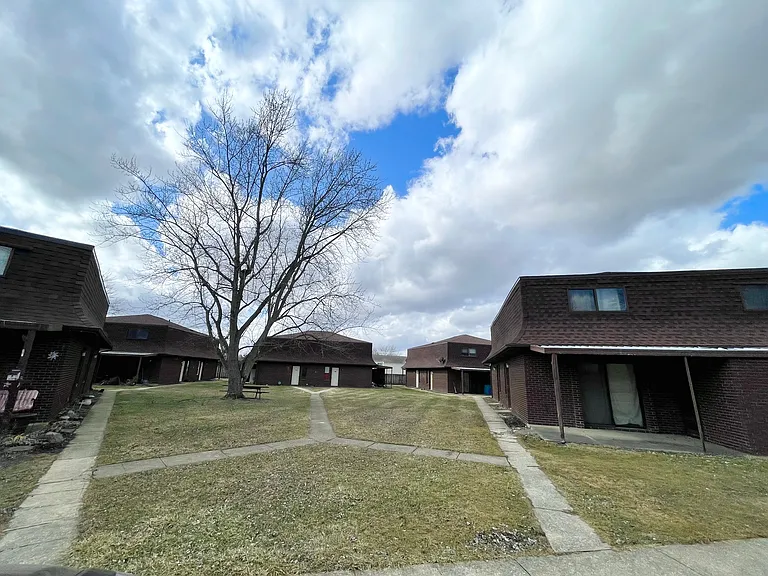 164L Briarwood Dr #L — Photo 3