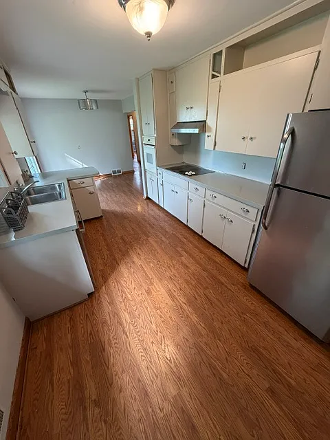 3 bed, 1100 sqft, $1,600 — Photo 1