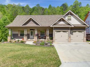 7917 Pelleaux Rd, Knoxville, TN 37938