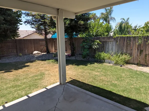 5611 Pine Canyon Dr, Bakersfield, CA 93313
