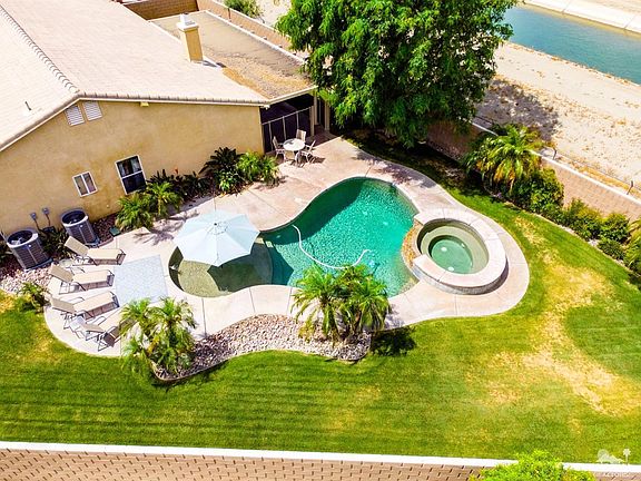 No Back neighbors.